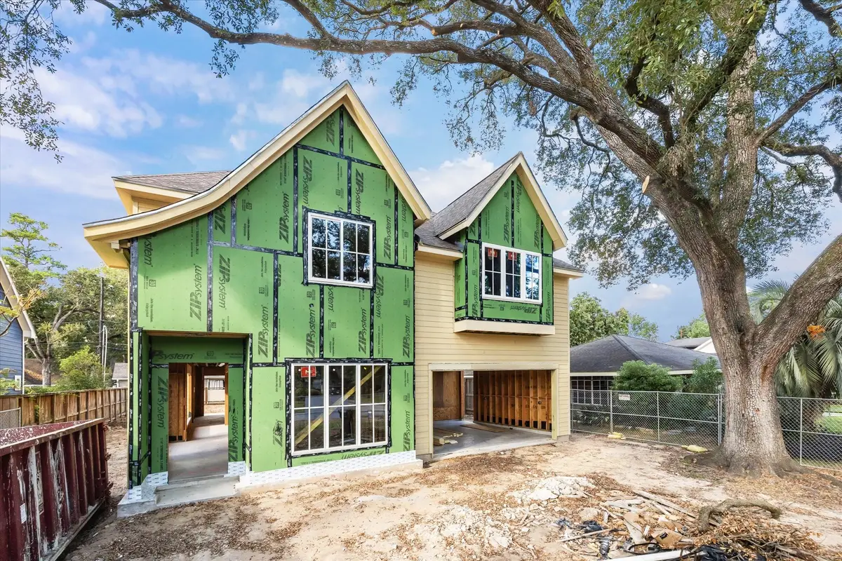 1046 Gardenia Drive, Houston, TX 77018 - Image #1