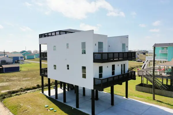 4026 5th Street, Galveston, TX 77554