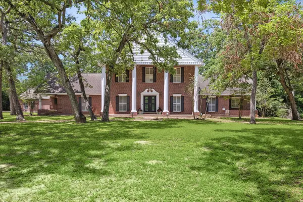 491 Oak Forest Road, Bellville, TX 77418