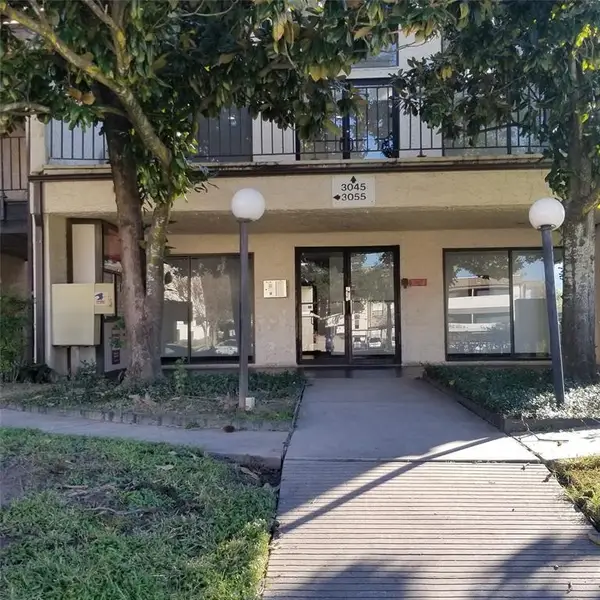 3045 Walnut Bend Lane #28, Houston, TX 77042