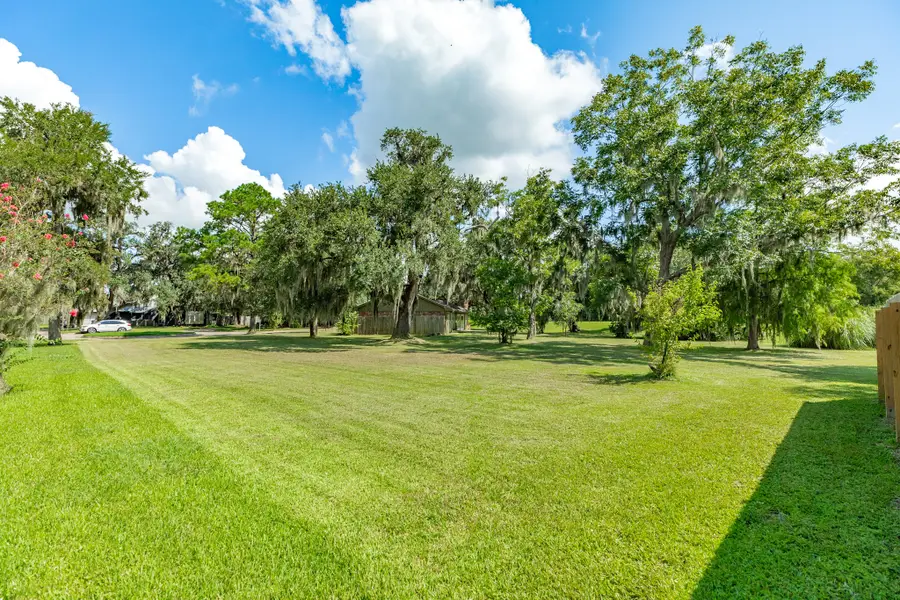 13 Seminole Lane, West Columbia, TX 77486 - Image #2