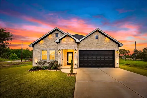 207 Manor Avenue, Arcola, TX 77583