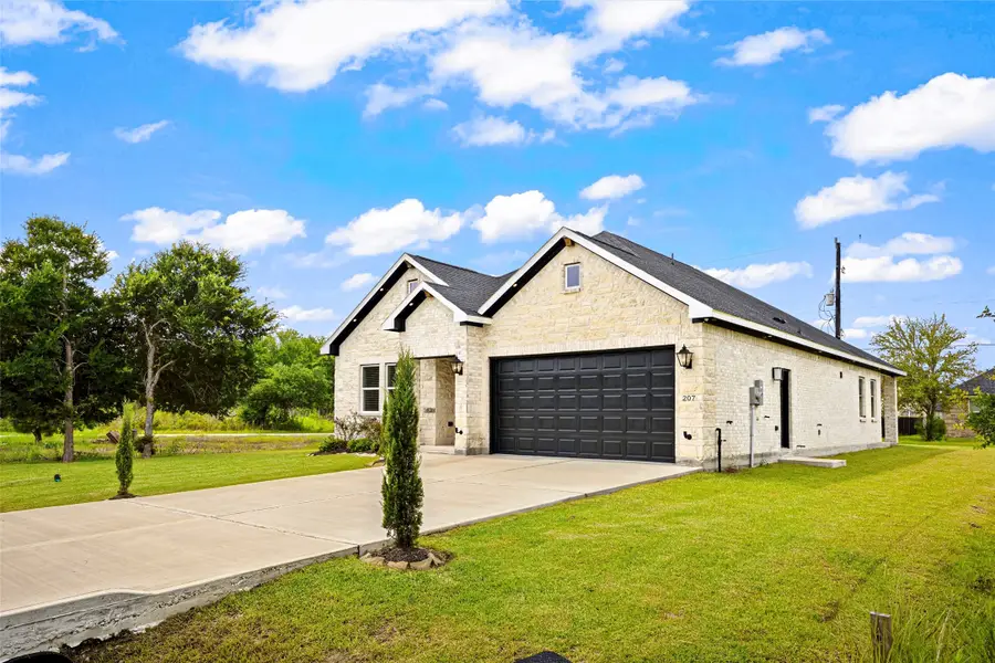 207 Manor Avenue, Arcola, TX 77583 - #3