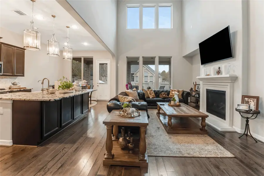 34427 Spring Creek Circle, Pinehurst, TX 77362 - Image #2