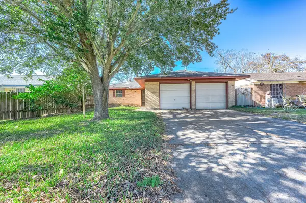 1801 N 7th Street, Baytown, TX 77520