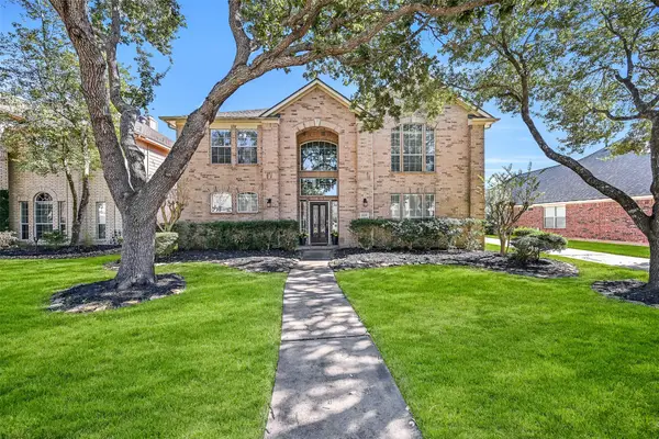 2430 La Rochelle Court, Seabrook, TX 77586