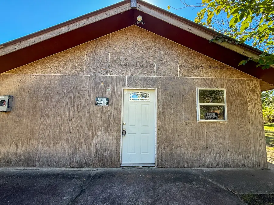 142 W Hickory Cove, Onalaska, TX 77360 - Image #3