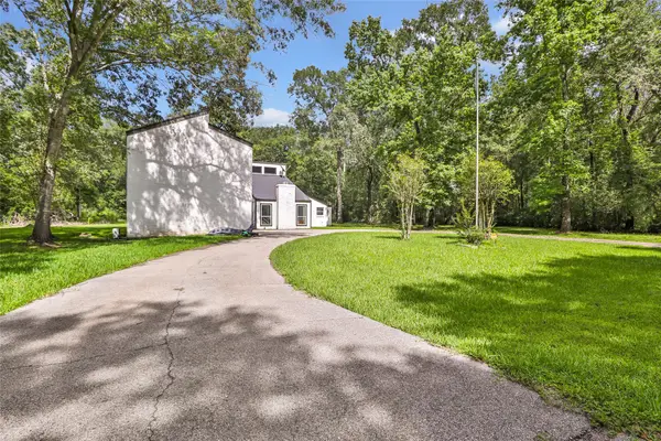 854 Fairway Drive, New Caney, TX 77357