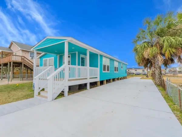 6909 Avenue P 1/2, Galveston, TX 77551