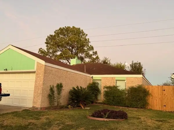 2955 Shadow Trail Drive, Houston, TX 77082