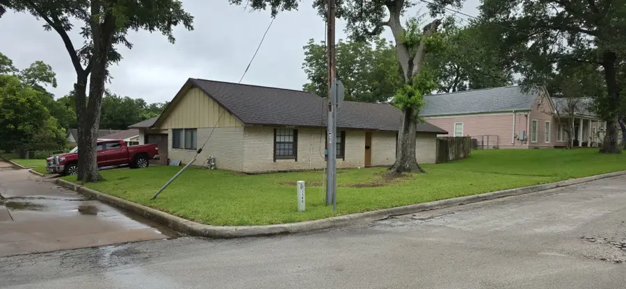 401 W Fifth Street, Brenham, TX 77833 - #3