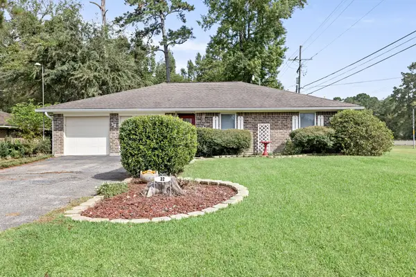 32 Greenhill Drive, Lumberton, TX 77657