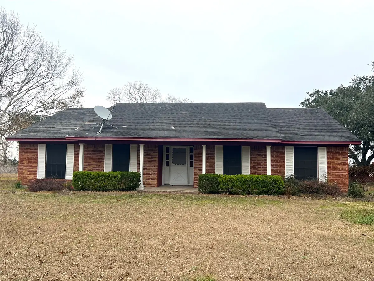 270 Bode Street, El Campo, TX 77437 - Image #1