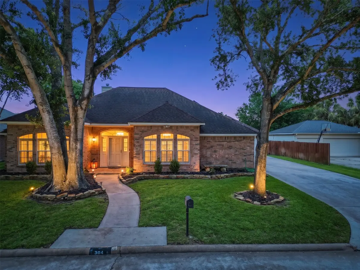 604 Westview Terrace Drive, Sealy, TX 77474 - #1