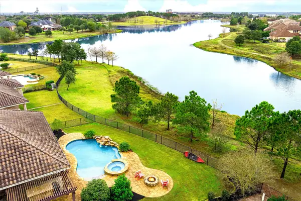 179 Lake View Loop, Fulshear, TX 77441