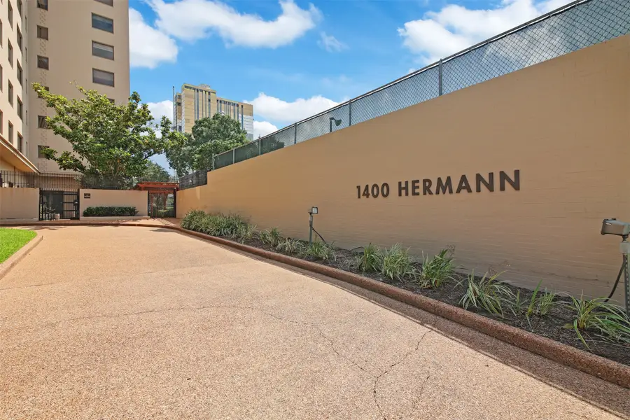 1400 Hermann Drive #5A, Houston, TX 77004 - #3