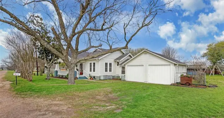 333 E Thigpen, Carmine, TX 78932 - #3