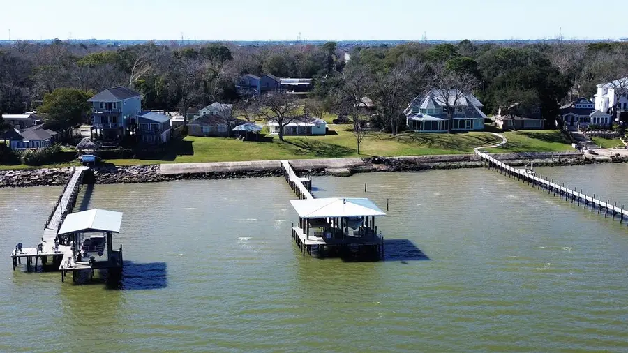 3635 Bayshore Drive, Bacliff, TX 77518 - #2