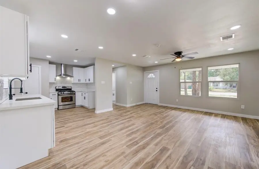 5611 Doulton Drive Drive, Houston, TX 77033 - #2