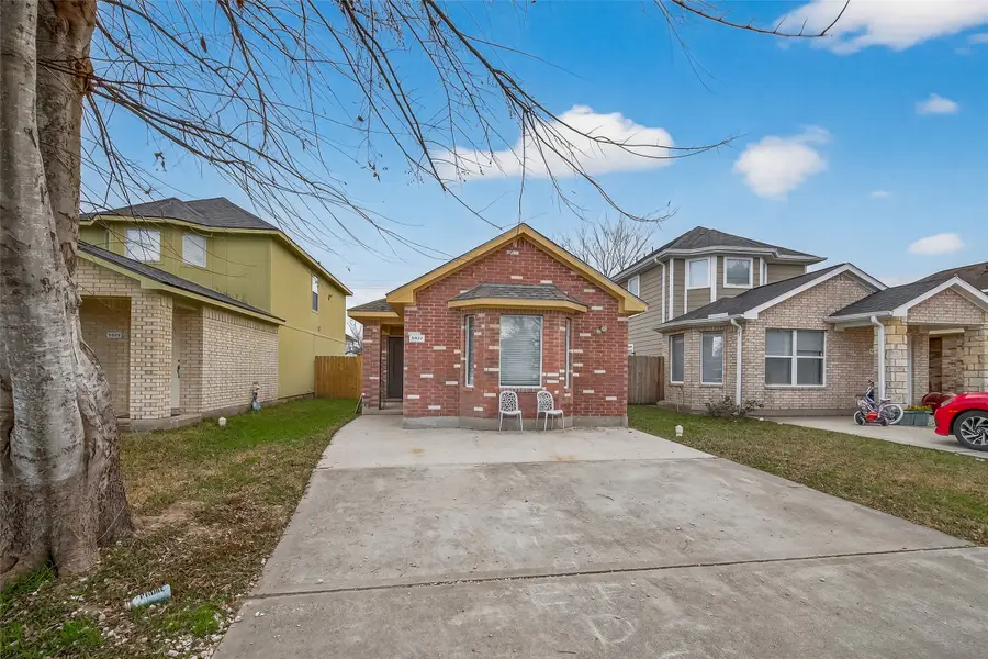 5637 Lotus Street, Houston, TX 77085 - Image #2