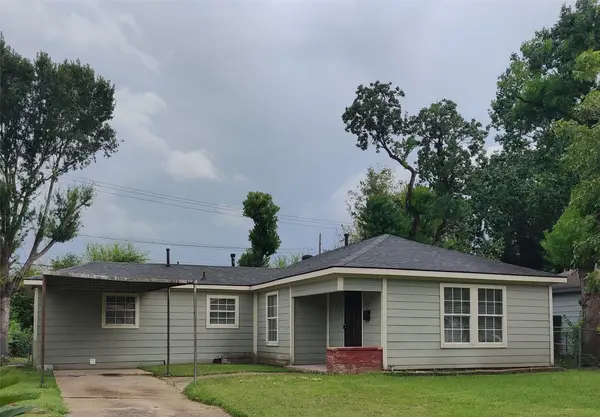 919 Oak Meadows Street, Houston, TX 77017