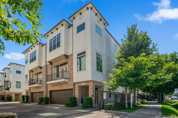 1032 W 26th Street #D, Houston, TX 77008