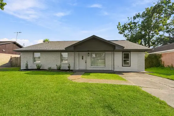 3021 8th Avenue N, Texas City, TX 77590