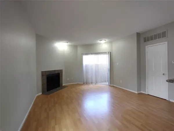 10855 Meadowglen Lane #601, Houston, TX 77042