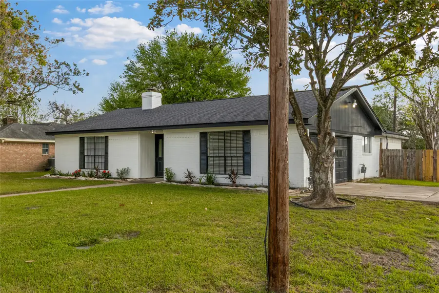 1 S Heights Street, La Marque, TX 77568 - #3