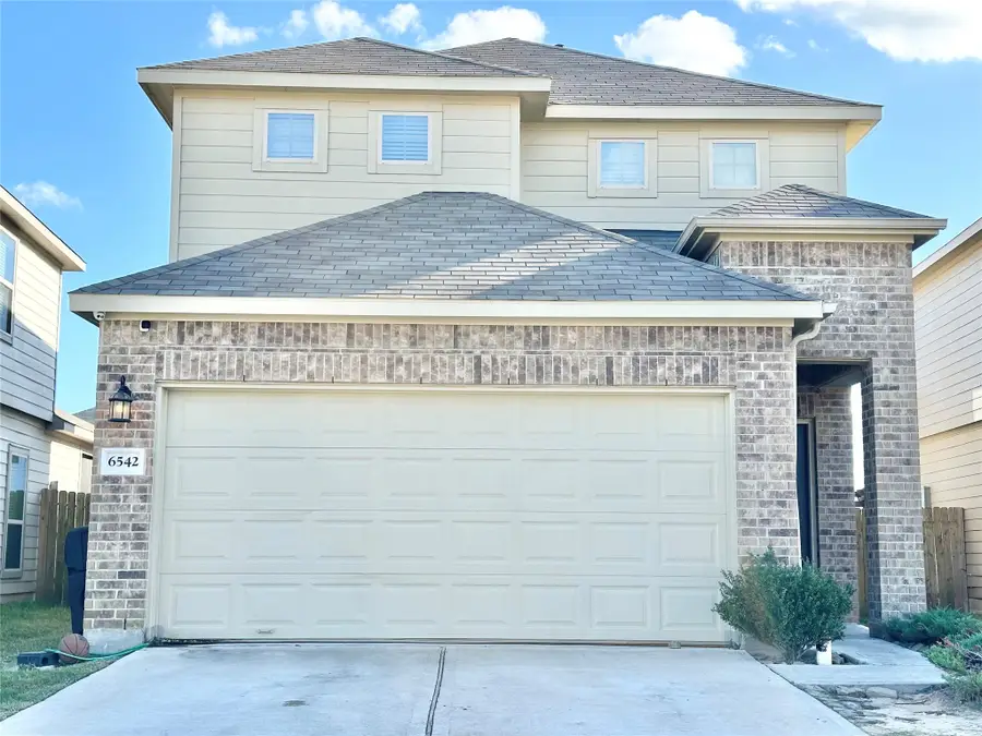 6542 Castle Loch Court, Houston, TX 77048 - Image #3