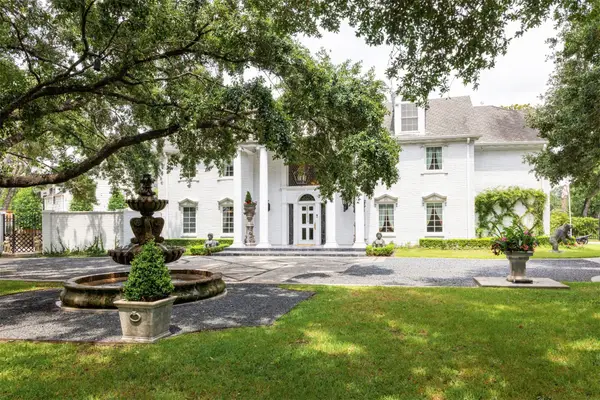 1561 Kirby Drive, Houston, TX 77019