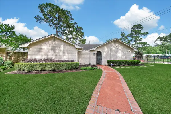 4902 Dunsmere Street, Houston, TX 77018