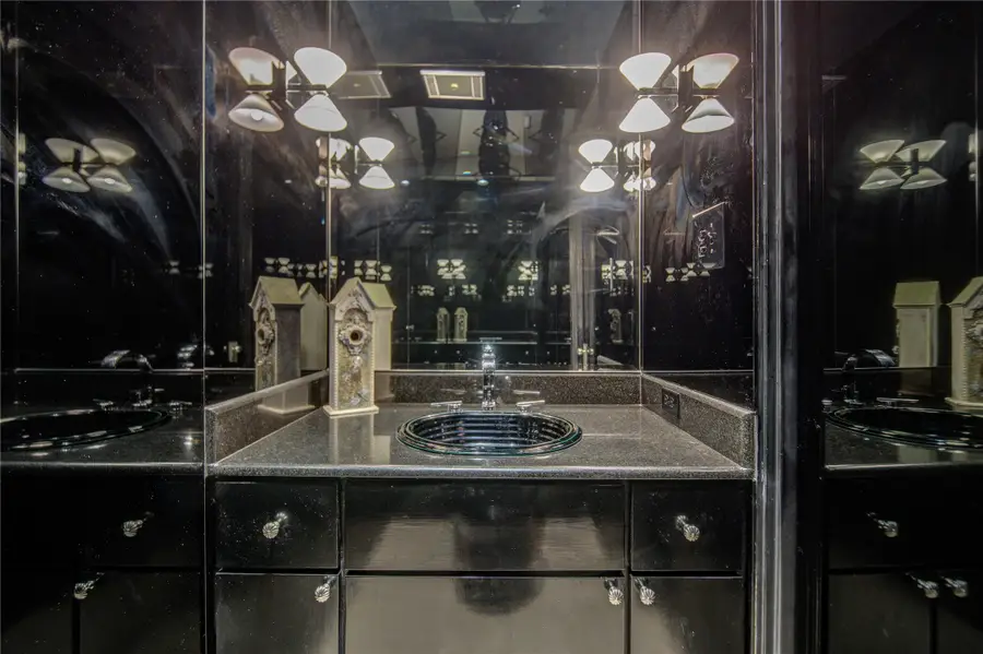 5 River Hollow Lane, Houston, TX 77027 - #3