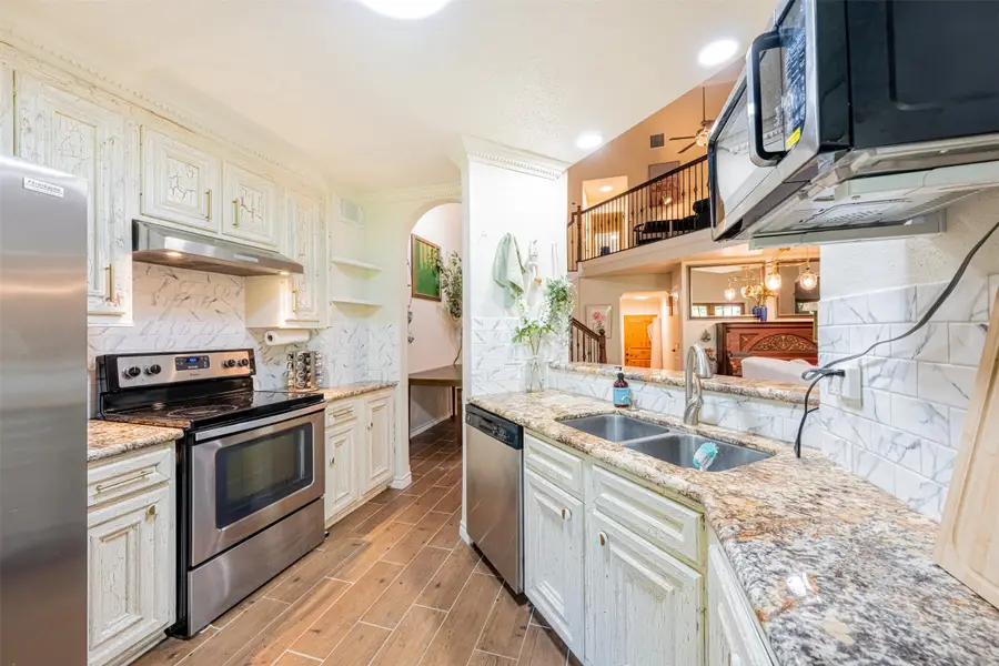 9400 Doliver Drive #36, Houston, TX 77063 - Image #2