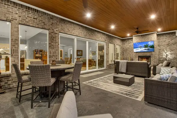 25127 W Tara Plantation Drive, Tomball, TX 77375