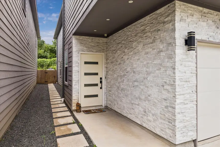 1116 Bennington Street, Houston, TX 77022 - #2