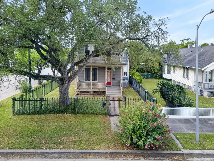 3828 Bernardo De Galvez Avenue, Galveston, TX 77550 - #2