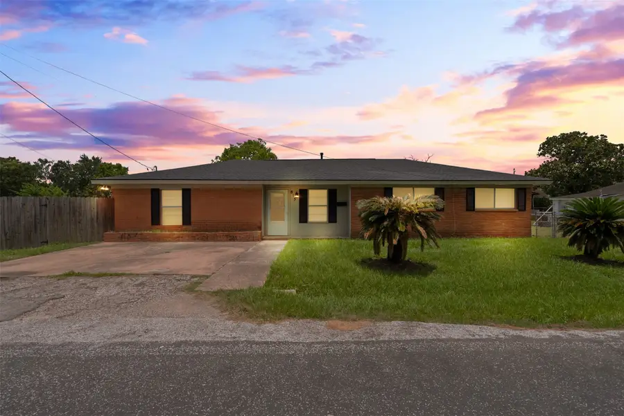 815 Rugeley Street, Bay City, TX 77414 - #2