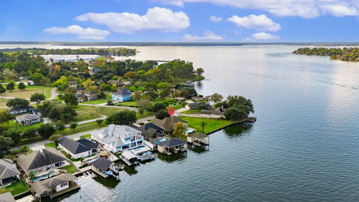 14030 Shoreline Drive, Willis, TX 77318 - Image #1