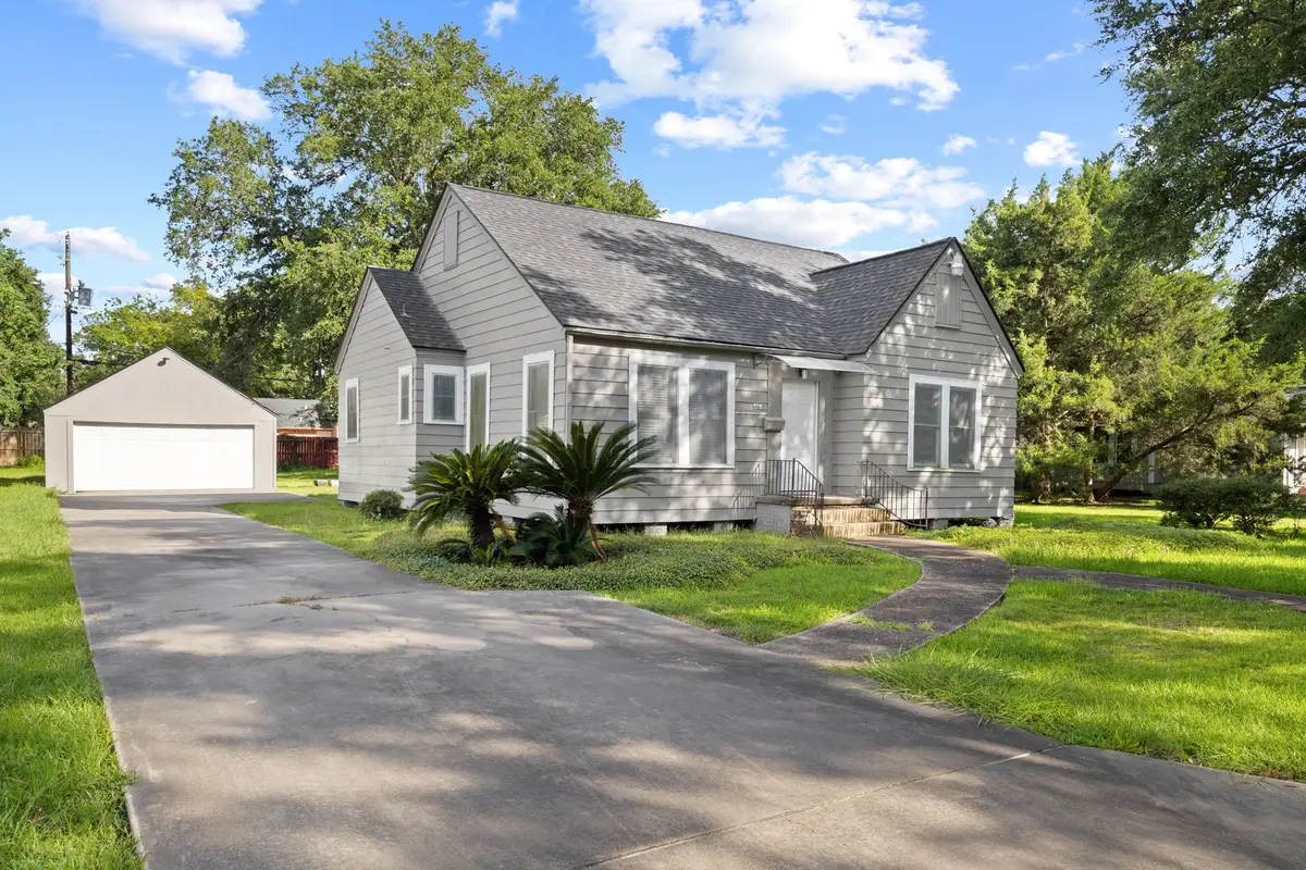 4616 Woodlawn St, Port Arthur, TX 77642 - #1