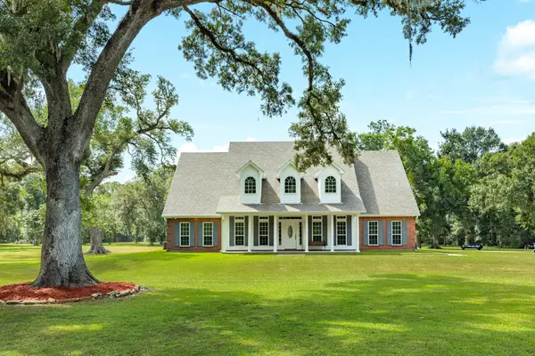2211 County Road 36, Angleton, TX 77515