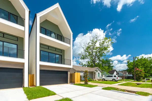 6824 Sidney Street #B, Houston, TX 77021