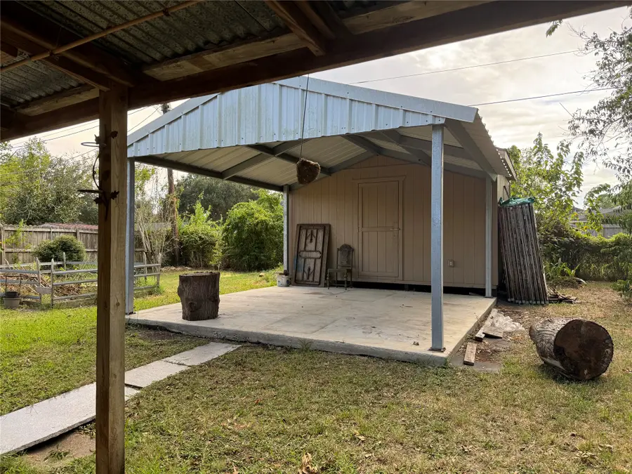 304 Brigadoon Lane, Friendswood, TX 77546 - #2