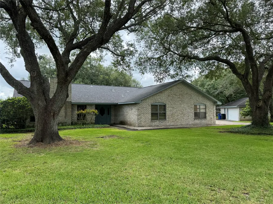 4 Shantilly Lane, Bay City, TX 77414 - #3