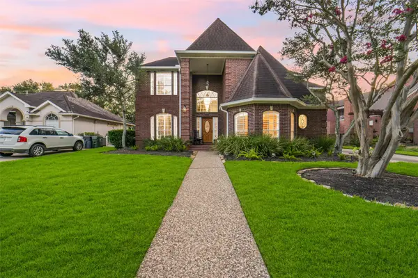 402 Lakeside Boulevard, Sugar Land, TX 77478