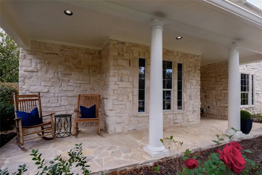 150 Goldenvine Court, The Woodlands, TX 77382 - Image #2