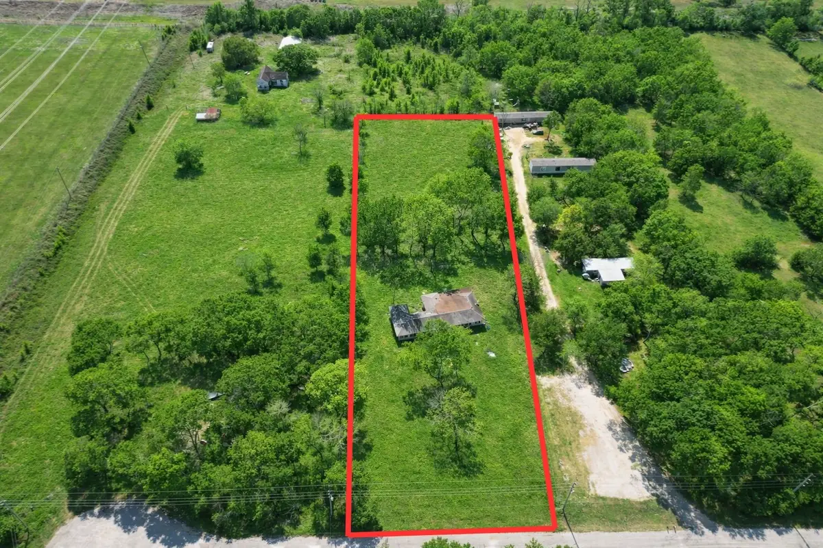 6616 Whispering Oaks Circle, Wharton, TX 77488 - #1