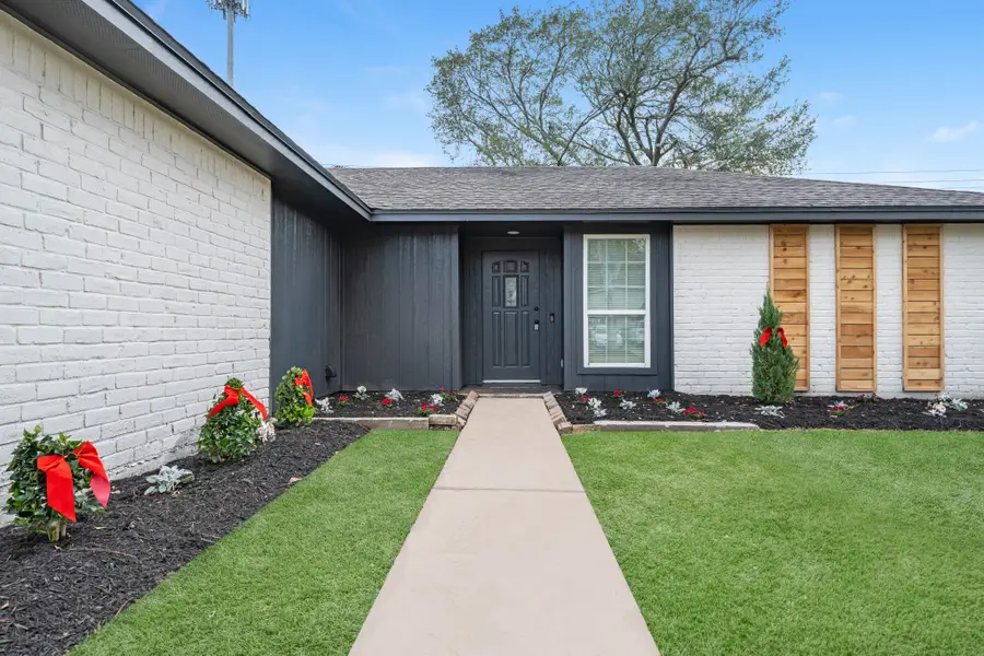 17614 Heritage Bay Drive, Webster, TX 77598 - Image #3