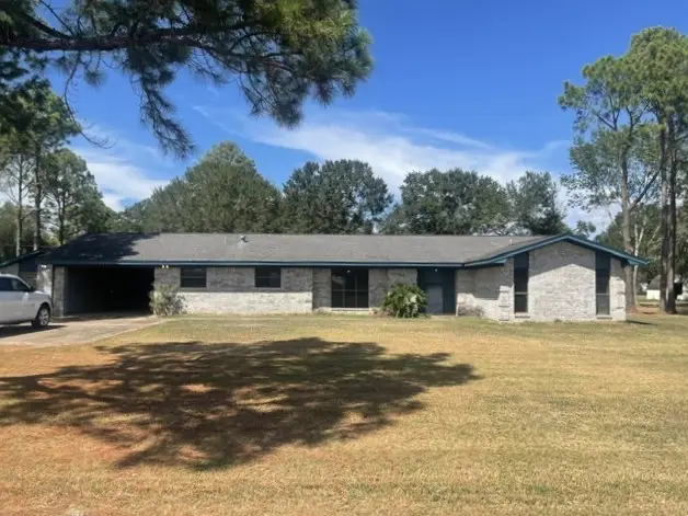 425 Margaret Street, El Campo, TX 77437 - #1