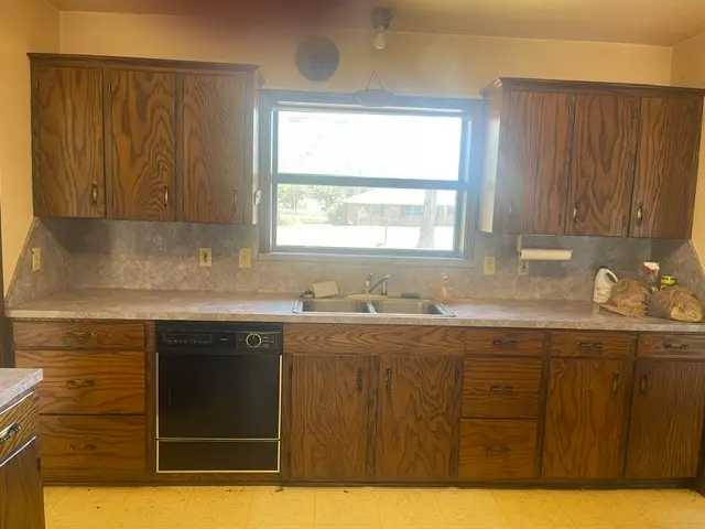 425 Margaret Street, El Campo, TX 77437 - #3